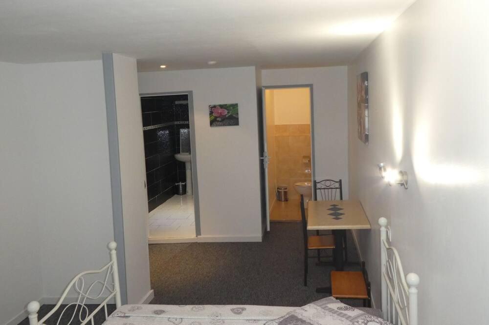 Etanit ! Etape Calme Et Parking Velo, Bicycle - Connection Tous A 1Mn Bus,Train Et Aeroport - Plein Centre De Beziers Pour Visiter,Manger - Chambres Climatisees, Spacieuses Amenagees Pour Singles, Couple, Et Ou Familles - Consigne Et Petit Dej En Plu Béziers Exterior foto